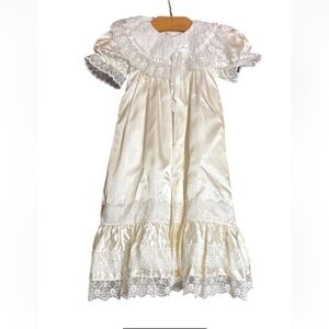Vintage Alexis cream color satin and lace baby gown Size 6 Months / 13 -16 Lb.